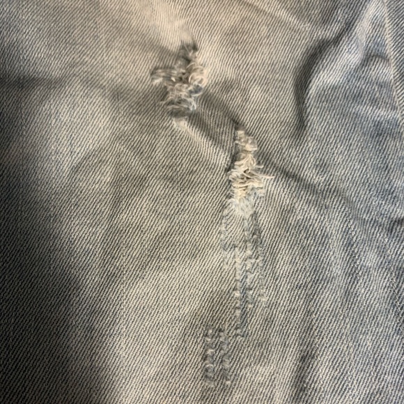 Arizona Ripped Mid-Calf/Short Jeans - Picture 5 of 6
